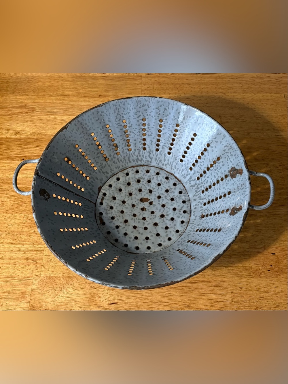 VINTAGE ROUND GRAY ENAMELWARE GRANITEWARE COLANDER - Picture 3 of 6